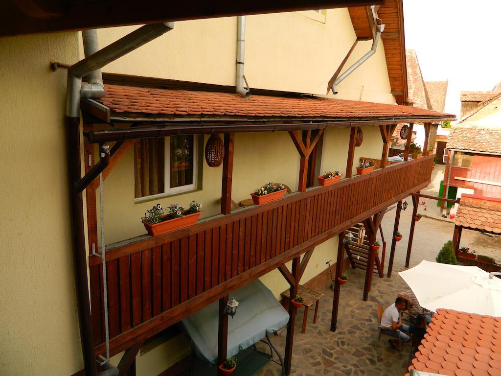 Pensiunea Cocosul Rosu Sibiu Kamer foto