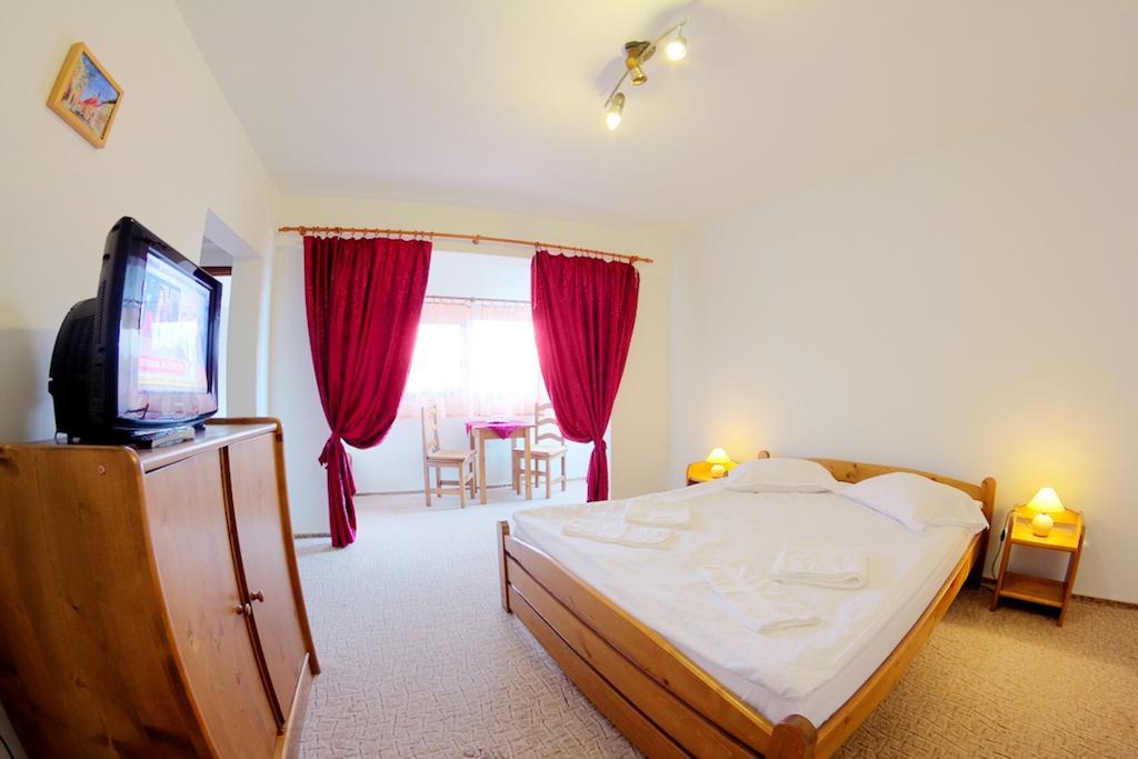 Pensiunea Cocosul Rosu Sibiu Kamer foto